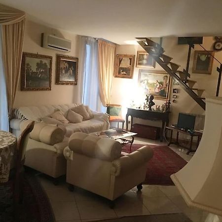 קטאניה The Trip House - Between The Center And The Sea - Free Wifi And Jacuzzi מראה חיצוני תמונה