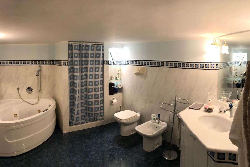 קטאניה The Trip House - Between The Center And The Sea - Free Wifi And Jacuzzi מראה חיצוני תמונה